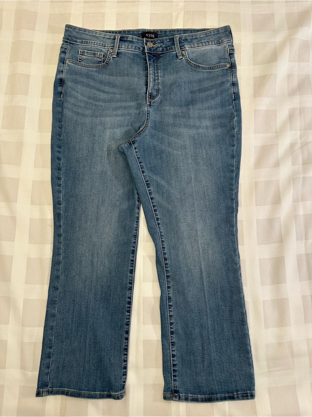 👖💙 NWOT NYDJ Light Wash Mid-Rise‎ Straight Jeans Sz. 16P